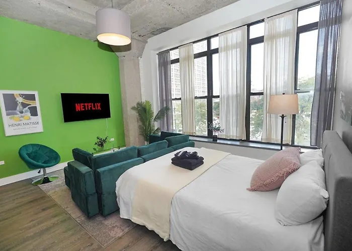 Апартаменты Mccormick Place Beautiful With Optional Parking And Gym Access Sleeps 4 Near Soldier Field And Downtown